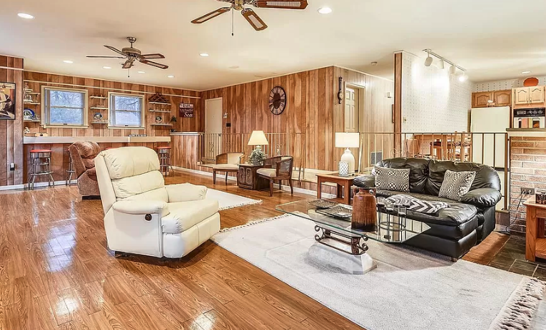 Rachel Frentsos - 3448 Cohasset Ave.